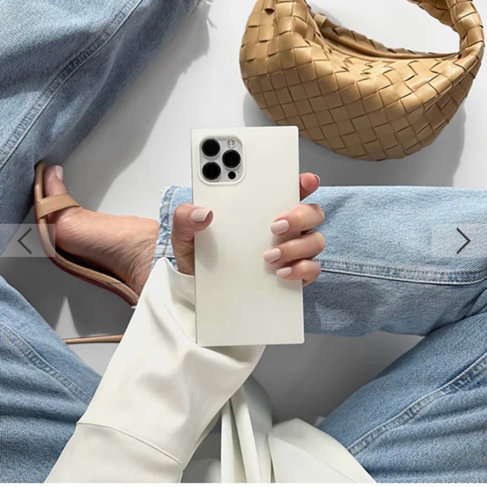 New in Box. Flaunt SQUARE® iPhone 15 max pro white.